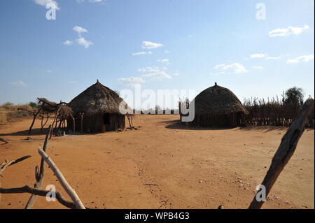 Le village de la tribu Hamer dans la vallée de l'Omo, dans le sud de l'Éthiopie Banque D'Images