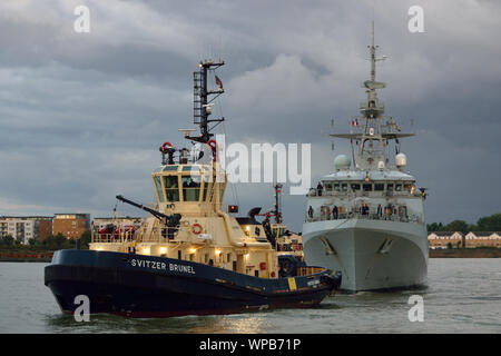 Le HMS Medway arrivant à Londres pour assister à la Défense & Sécurité Equipment International (DSEI) Trade Show 2019 Banque D'Images