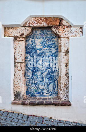 Image mosaïque Azulejo à Rua da Cadeia, centre historique de Silves, district de Faro, Algarve, Portugal Banque D'Images