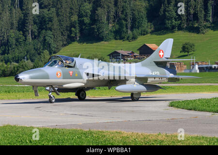 Sant Stephan, Suisse - 3 septembre 2019 : Ancien de l'air Suisse Hawker Hunter F.58 HB-RVS Banque D'Images