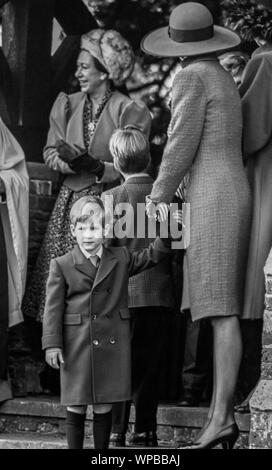 La princesse Diana, le prince Harry, le Prince William et la princesse Margaret à Sandringham Banque D'Images