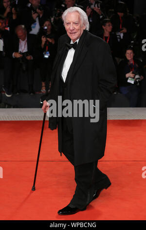 Venise, Italie - 07 SEPTEMBRE : Donald Sutherland, marche le tapis rouge de l'avant de la "l'Hérésie" orange brûlé pendant le 76e Festival du Film de Venise à sa Banque D'Images