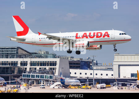 Stuttgart, Allemagne - le 23 mai 2019 : Lauda Airbus A320 avion à l'aéroport de Stuttgart (STR) en Allemagne. Banque D'Images