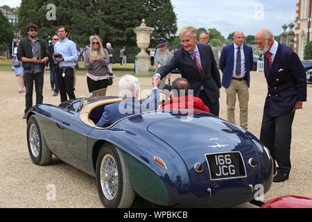 Sar le Prince Michael de Kent accueille une Ferrari 166 MM Barchetta (1950), Concours d'élégance 2019, Hampton Court Palace, Surrey, Angleterre, Royaume-Uni, Europe Banque D'Images