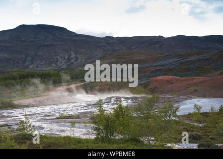 Points chauds et d'ébullition Sulphur Springs en Islande Banque D'Images