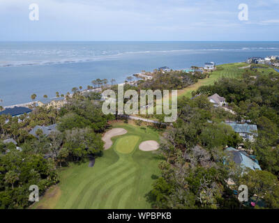 Vue aérienne de golf et resort community sur Fripp Island, Caroline du Sud. Banque D'Images