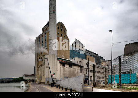 Paris, Les Grands Moulins de Pantin, Rue du Débarcadère, Seine-Saint-Denis, Architekten und Haug, 1923 Zublin umgebaut 2009 von Reichen et Robert, je Banque D'Images