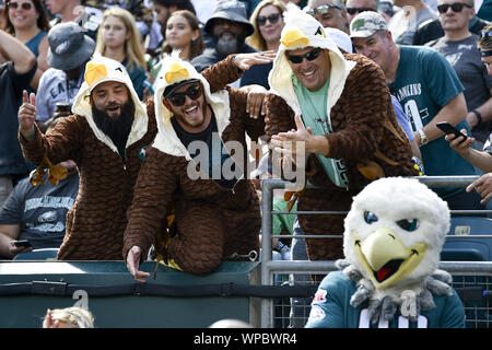 The Philadelphia Eagles mascot Swoop performs during the flag football  event at the NFL Pro Bowl, Sunday, Feb. 5, 2023, in Las Vegas. (AP  Photo/John Locher Stock Photo - Alamy