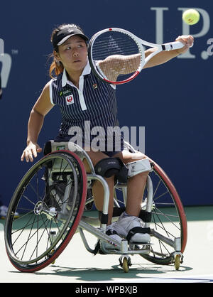 Kamiji yui, du Japon, renvoie un coup de Diede De Groot, des Pays-Bas dans leur match de championnat à l'US Open 2019 Tennis Championships à l'USTA Billie Jean King National Tennis Center le Dimanche, Septembre 8, 2019 à New York. Photo par Ray Stubblebine/UPI Banque D'Images