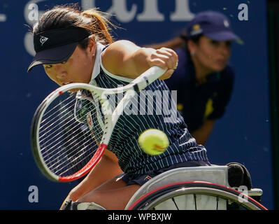 Kamiji yui, du Japon, renvoie un coup de Diede De Groot, des Pays-Bas dans leur match de championnat à l'US Open 2019 Tennis Championships à l'USTA Billie Jean King National Tennis Center le Dimanche, Septembre 8, 2019 à New York. Photo par Ray Stubblebine/UPI Banque D'Images