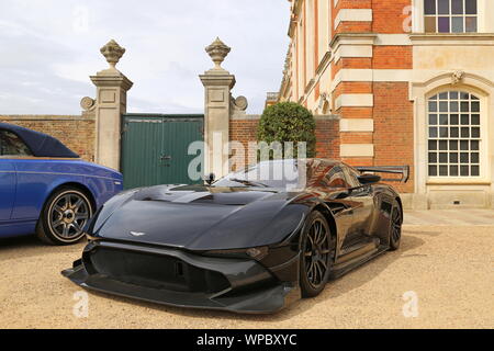 Aston Martin Vulcan (2016), Future Classic, Concours d'élégance 2019, Hampton Court Palace, East Molesey, Surrey, Angleterre, Grande-Bretagne, Royaume-Uni, Europe Banque D'Images