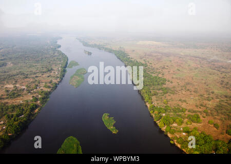 Vue aérienne de la rivière du Nil Blanc, à Juba, capitale du Sud-Soudan. Banque D'Images