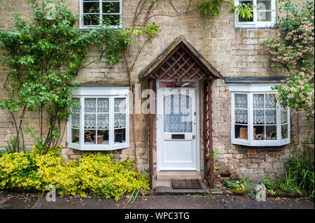 Cottage dans l'ancienne ville anglo-saxon de Winchcombe, Cotswolds, Gloucestershire, Angleterre Banque D'Images