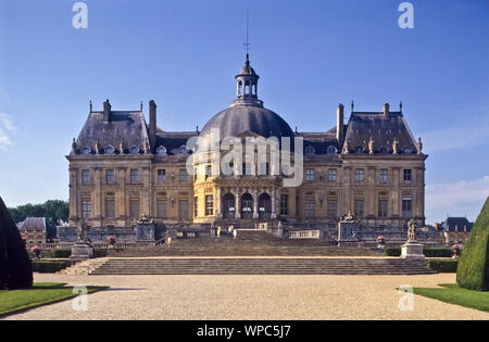 Das Schloss Vaux-le-Vicomte im Französischen Maincy, bei Melun im Département Seine-et-Marne (région Île-de-France) und sein Park wurden in den Jahren Banque D'Images