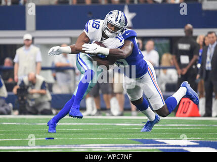Arlington, Texas, USA. 05Th Sep 2019. Sep 08, 2019 : le receveur Dallas Cowboys Randall Cobb # 18 permet une réception pour une première dans le premier trimestre au cours d'un match de la NFL entre les Giants de New York et les Cowboys de Dallas à AT&T Stadium à Arlington, TX Albert Pena/CSM Crédit : Cal Sport Media/Alamy Live News Banque D'Images