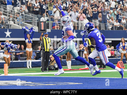 Arlington, Texas, USA. 05Th Sep 2019. Sep 08, 2019 : Dallas Cowboys tight end Jason Witten # 82 franchit la ligne de but pour un touché au deuxième trimestre au cours d'un match de la NFL entre les Giants de New York et les Cowboys de Dallas à AT&T Stadium à Arlington, TX Albert Pena/CSM Crédit : Cal Sport Media/Alamy Live News Banque D'Images