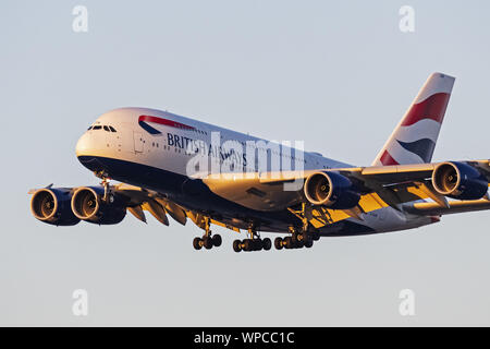 Richmond, Colombie-Britannique, Canada. 16Th Jun 2019. Un British Airways Airbus A380-800 G-XLEB) Avion de ligne airborne en courte finale pour l'atterrissage. Credit : Bayne Stanley/ZUMA/Alamy Fil Live News Banque D'Images