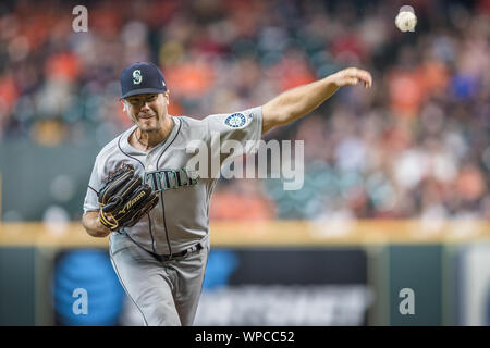 Houston, Texas, USA. Sep 8, 2019. Mariners de Seattle pitcher Wade LeBlanc (49) lance un lancer au cours du jeu de la Ligue Majeure de Baseball entre les Mariners de Seattle et les Astros de Houston au Minute Maid Park de Houston, Texas. Houston Seattle défait 21-1. Prentice C. James/CSM/Alamy Live News Banque D'Images