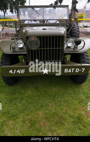 Au cours d'une hot rod & antique car voir ce véhicule a été l'un des nombreux sur l'affichage que les gens ont pu voir et poser des questions des propriétaires. Banque D'Images