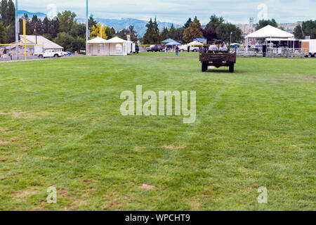 Au cours d'une hot rod & antique car voir ce véhicule a été l'un des nombreux sur l'affichage que les gens ont pu voir et poser des questions des propriétaires. Banque D'Images