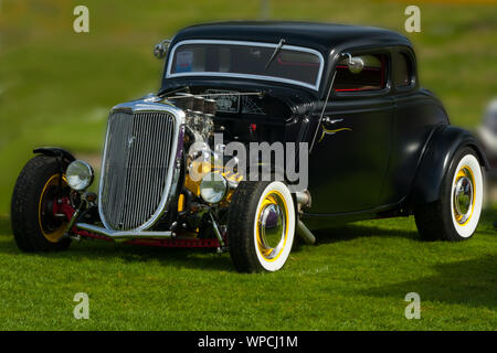 Au cours d'une hot rod & antique car voir ce véhicule a été l'un des nombreux sur l'affichage que les gens ont pu voir et poser des questions des propriétaires. Banque D'Images