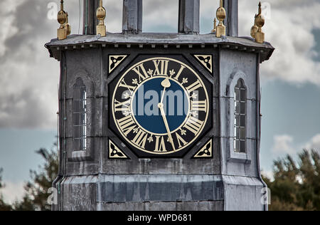 Fièrement assis dans le Kent's last cité médiévale deer park, Knole passés par image de la famille Sackville, qui vivent encore ici aujourd'hui. Banque D'Images