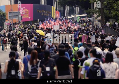 Hong Kong, Chine. Sep 8, 2019. Des milliers de citoyens ont défilé à Hong Kong Consulat général des États-Unis en Europe centrale, appelant Washington à HONG KONG D'EFFET DE L'HOMME ET DE LA DÉMOCRATIE comme un geste de soutien pour les gens de Hong Kong.( Photo ) Sept-8, 2019 Hong Kong.ZUMA/Liau Chung-ren Crédit : Liau Chung-ren/ZUMA/Alamy Fil Live News Banque D'Images