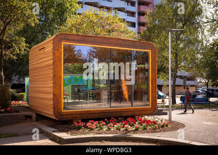 Kiosque pour minibib livres appelés dans le quartier Chorweiler, Cologne, Allemagne. Au "inibib' les gens peuvent prêter des livres gratuitement. Pas de données personnelles w Banque D'Images