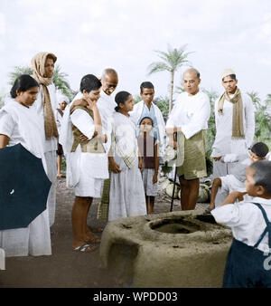 Mahatma Gandhi et de supports à l'Ashram, Satyagraha, Wardha Sevagram, Inde, Septembre 1940 Banque D'Images