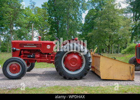 Immaculée 1961 David Brown Rouge B275 International Harvester modèle du tracteur à l'île de Bute, Ecosse Royaume-Uni passagers gauche côté vie Banque D'Images