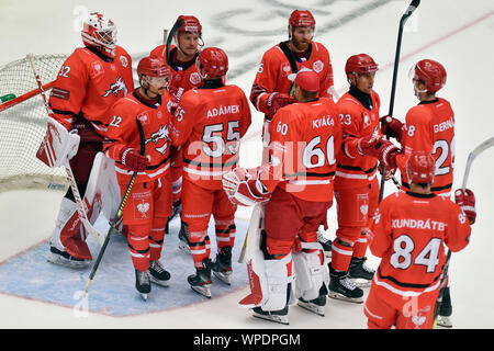 Trinec, République tchèque. 05Th Sep 2019. Les joueurs Trinec célébrer la victoire dans la Ligue des champions de hockey sur glace : groupe d match HC Ocelari Trinec - Yunost Minsk à Trinec, en République tchèque, le 8 septembre 2019. Photo : CTK Jaroslav Ozana/Photo/Alamy Live News Banque D'Images