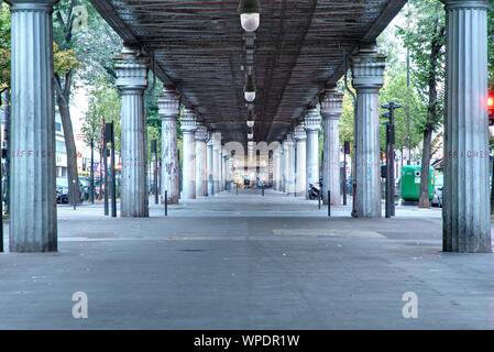 Paris, Métro dans Hochlage - Paris, augmentation de la ligne de métro Banque D'Images