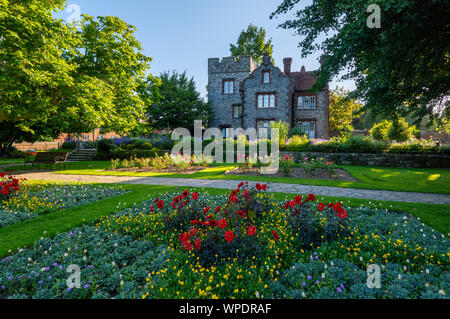 La Tour Chambre Westgate Gardens ; un joli parc public à Canterbury, Kent. Banque D'Images