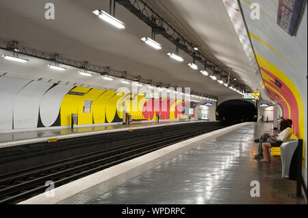 Paris, Métro, station Assemblée Nationale Banque D'Images