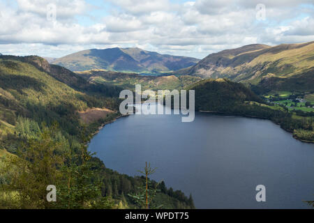 Blencathra Vue à travers Thirlmere de Fisher Crag, Lake District, Cumbria, Royaume-Uni Banque D'Images