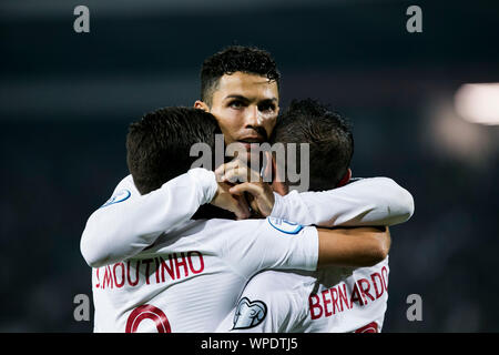 Bernardo SILVA du Portugal célèbre après avoir marqué son but pour 2-4 en 86e minute avec Cristiano Ronaldo du Portugal Banque D'Images