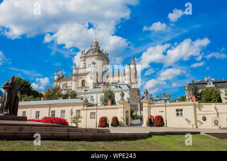 Lviv, Ukraine - le 18 août 2019 : la cathédrale Saint George est une cathédrale baroque-rococo situé dans la ville de Lviv, capitale historique de l'ouest Banque D'Images