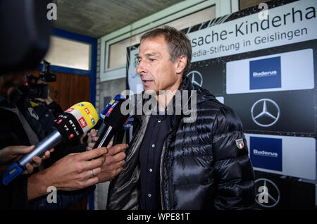 Portrait, portrait, portrait, tête. Jürgen Klinsmann à l'entrevue. Pour un match de bienfaisance retourne le 108 fois acteur national Jürgen 000 linsmann après Suhr. La cause de l'organisme de bienfaisance match est l'inauguration de la maison des enfants, K 19, un projet de la fondation Agapedia par K linsman n. GES/football/match de bienfaisance : Équipe Schwaben - Équipe Reste du monde, Football 08.09.2019 Match de bienfaisance/équipe : Schwaben par rapport à l'équipe, Reste du monde, SC Geislingen, Septembre 8, 2019 | dans le monde entier Banque D'Images