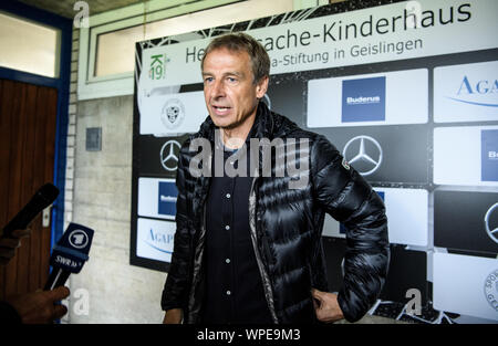 Portrait, portrait, portrait, tête. Jürgen Klinsmann à l'entrevue. Pour un match de bienfaisance retourne le 108 fois acteur national Jürgen 000 linsmann après Suhr. La cause de l'organisme de bienfaisance match est l'inauguration de la maison des enfants, K 19, un projet de la fondation Agapedia par K linsman n. GES/football/match de bienfaisance : Équipe Schwaben - Équipe Reste du monde, Football 08.09.2019 Match de bienfaisance/équipe : Schwaben par rapport à l'équipe, Reste du monde, SC Geislingen, Septembre 8, 2019 | dans le monde entier Banque D'Images