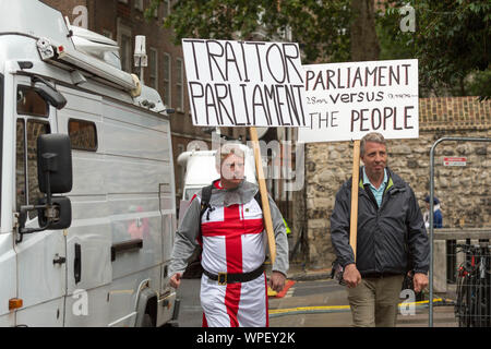 College Green, Westminster, London, UK. 9 Septembre, 2019. Pro et anti Brexit partisans autour de College Green. Penelope Barritt/Alamy Live News Banque D'Images