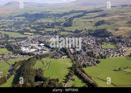 Vue aérienne du village de Yorkshire Dales, régler N Yorkshire, UK Banque D'Images