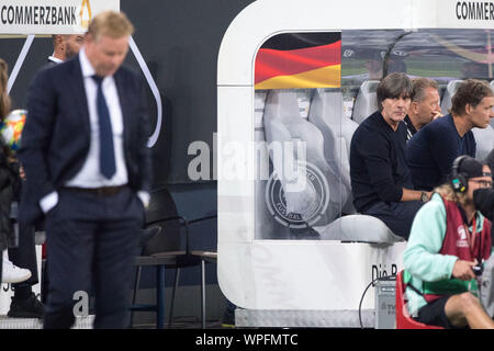 Joachim LOEW (droit, Lv ? W, entraîneur Jogi, GER) ressemble à Ronald Koeman (entraîneur, NED), frustré, frustré, frustré, déçu, déçu, déçu, déçu, triste, la moitié de la figure, la moitié de la figure, la légende du football, championnat d'Europe -la qualification, l'Allemagne (GER) - Pays-Bas (NED) 2 : 4, le 06.09.2019 à Hambourg / Allemagne. ¬ | conditions dans le monde entier Banque D'Images
