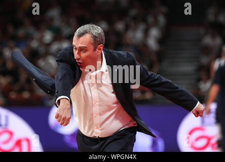 Shenzhen, la province chinoise du Guangdong. Sep 9, 2019. Ronen Ginzburg, entraîneur en chef de la République tchèque, réagit au cours de la correspondance entre groupe K la République tchèque et la Grèce à la Coupe du Monde de la FIBA 2019 à Shenzhen, province du Guangdong en Chine du sud, le 9 septembre 2019. Crédit : Yang Lei/Xinhua/Alamy Live News Banque D'Images