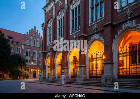 Soirée au Collegium Novum, Université Jagiellonian de Cracovie, Pologne. Banque D'Images