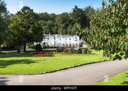 Le patrimoine historique Trenance Cottages en Trenance Gardens à Newquay en Cornouailles. Banque D'Images