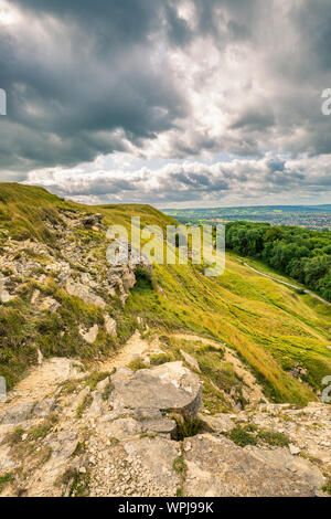 Escarpement de Cleeve Hill depuis Castle Rock surplombant Cheltenham Spa, Angleterre Banque D'Images