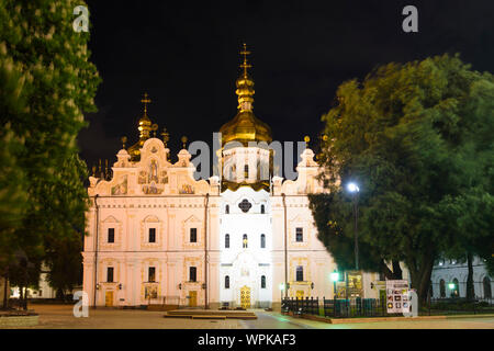 Kiev, Kiev : Cathédrale de la Dormition, à la Laure de Pechersk (monastère des grottes), monastère chrétien orthodoxe historique , à Kiev, Ukraine Banque D'Images