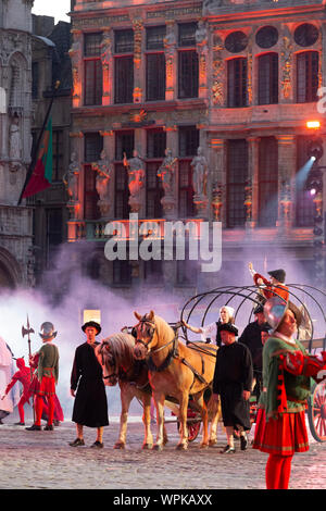 Ommegang Bruxelles Charles Quint histoire tradition procession religieuse Festival parade chevaux Grand Place l'UNESCO Banque D'Images