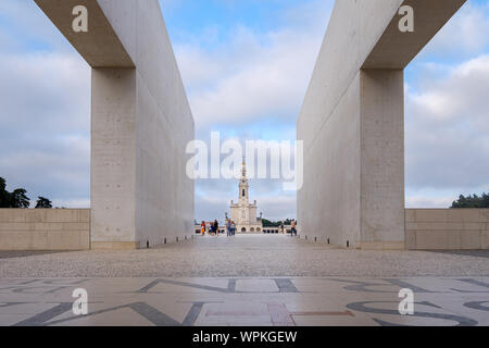 Fatima, Portugal - 31 août 2019 : les pèlerins et les touristes visiter le Sanctuaire de Fatima, Fatima, Portugal Banque D'Images