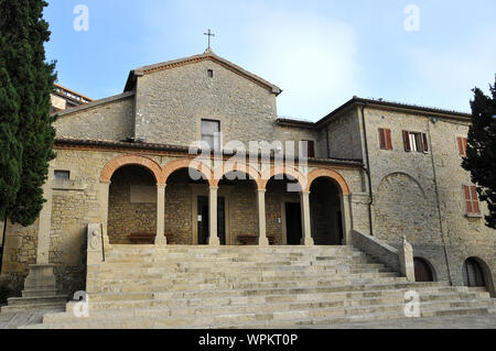 Chieza de San Quirino e Convento Dei Cappuccini, Église et couvent de Saint Quirinus, Saint-Marin, l'Europe Banque D'Images